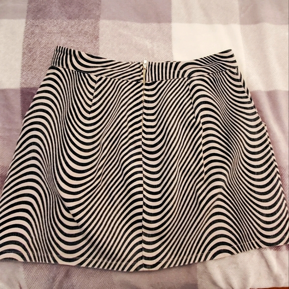 Zebra skirt - Picture 1 of 2